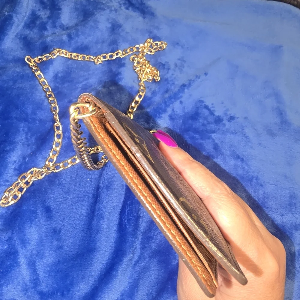 Louis Vuitton Monagram Sarah Wallet LV - Picture 3 of 8
